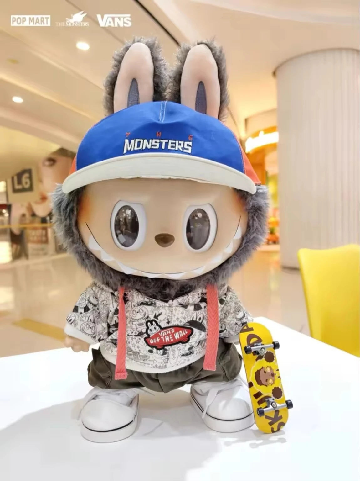 Labubu Vans Edizione Virale Limitata 39 cm - Collaborazione Esclusiva 2025